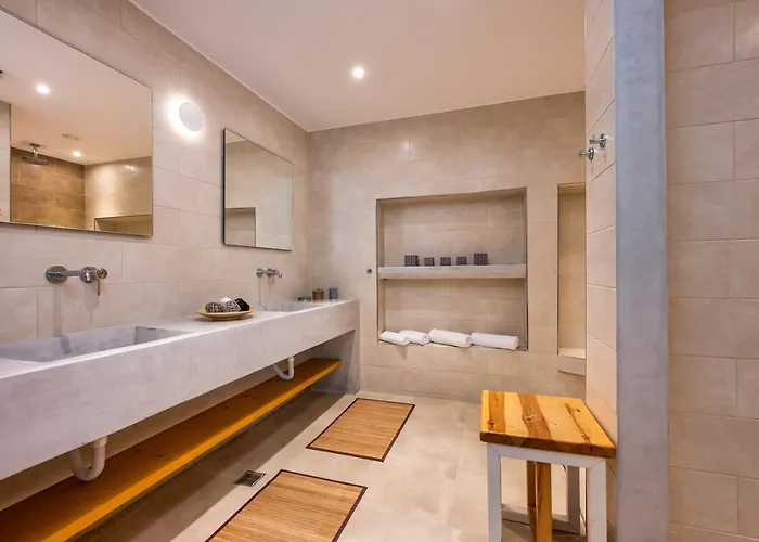 Astivi Santorini Pyrgos Kallistis