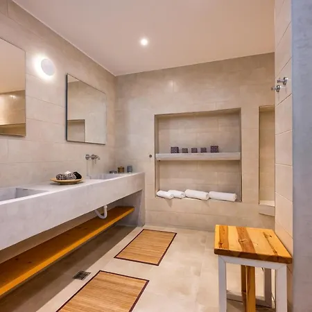 Astivi Santorini Пиргос