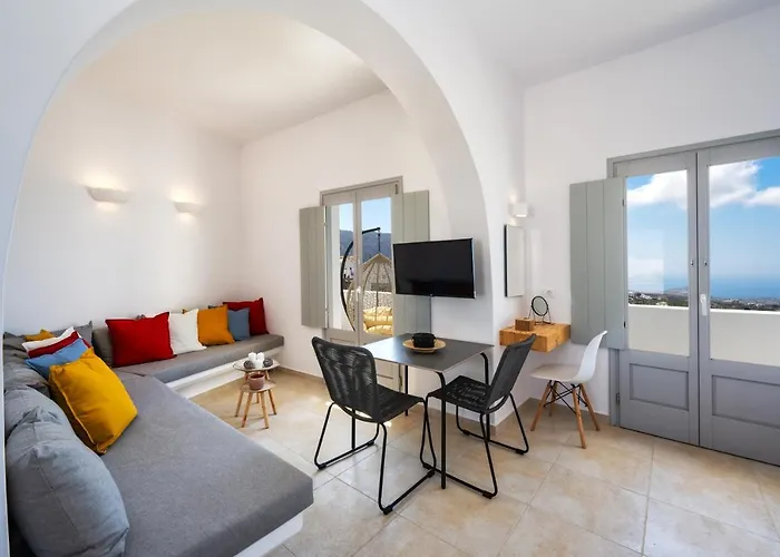 Astivi Santorini Daire Pýrgos